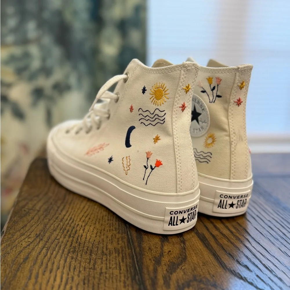 Converse Chuck Taylor All Star Lift Platform 'It's Okay To Wonder' Size 9
